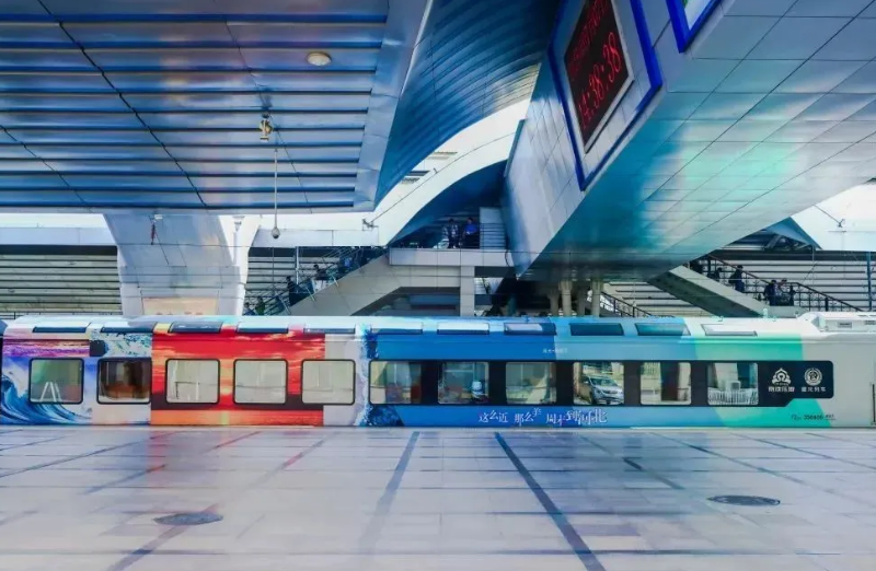 京津冀首列全景观光列车：体育333显示技术赋能“文旅列车”新场景