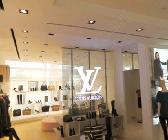 橱窗LED显示屏特点作用及应用领域分析